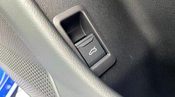 2025 Audi 2.0 TDI Launch Edition S Tronic quattro Euro 6 5-door (Blue) - Image: 20