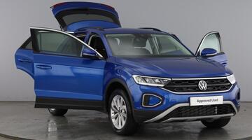 2025 Volkswagen TSI Match DSG Euro 6 5-door (Blue) - Image: 9