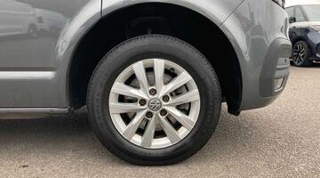 2022 Volkswagen 2.0 TDI T30 Highline DSG FWD SWB Euro 6 5-door (Grey) - Image: 5