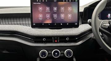 2025 Škoda 2.0 TDI SE Technology DSG Euro 6 5-door (Silver) - Image: 12