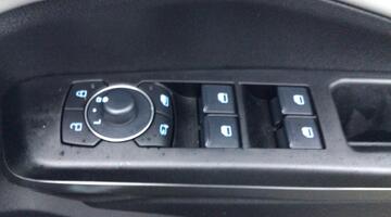 2025 Ford Standard Range 43kWh Premium Auto 5-door (White) - Image: 21