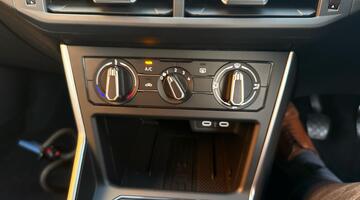 2025 Volkswagen 1.0 TSI Life Euro 6 5-door (White) - Image: 25