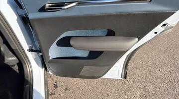 2025 Volvo Twin Performance 69kWh Ultra Auto 5-door (Blue) - Image: 42