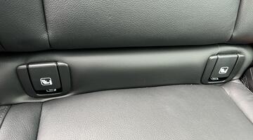 2025 Volvo 2.0 B4 MHEV Ultra Dark DCT Auto Euro 6 5-door (Silver) - Image: 31