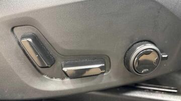 2025 Volvo 2.0 T8 18.8kWh Ultra Dark Auto 4WD Euro 6 5-door (Silver) - Image: 28