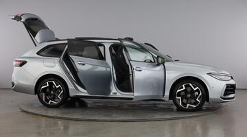 2025 Volkswagen TSI eHybrid 19.7kWh R-Line DSG Euro 6 5-door (Silver) - Image: 10