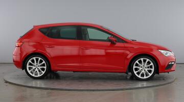 2017 SEAT EcoTSI FR Technology Euro 6 5-door (Red) - Image: 4