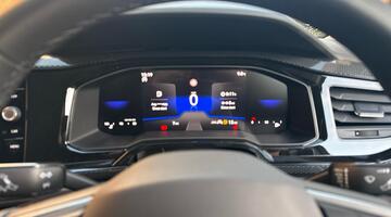 2025 Volkswagen 1.0 TSI Life Euro 6 5-door (White) - Image: 24