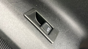 2025 Audi 2.0 TDI Launch Edition Sportback S Tronic quattro Euro 6 5-door (Green) - Image: 20