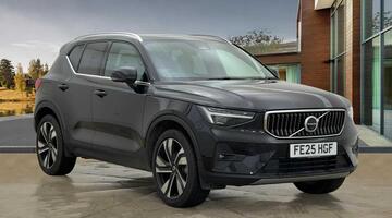 2025 Volvo 2.0 B4 MHEV Ultra Bright DCT Auto Euro 6 5-door (Black) - Image: 1