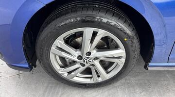 2023 Volkswagen 1.0 TSI R-Line Euro 6 5-door (Blue) - Image: 37
