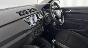 2020 Škoda 1.0 TSI SE Euro 6 5-door (Green) - Image: 2