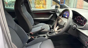 2025 SEAT 1.0 TSI FR Black Edition Euro 6 5-door (Grey) - Image: 29