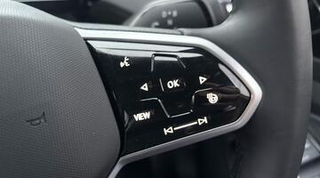 2025 Volkswagen Pro 77kWh Match Auto 5-door (Blue) - Image: 19