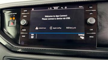 2023 Volkswagen 1.0 TSI Life Euro 6 5-door (Black) - Image: 17