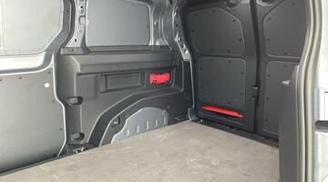 2025 Volkswagen Pro 79kWh Commerce Auto 5-door (Silver) - Image: 32