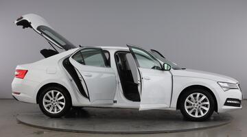 2024 Škoda 2.0 TDI SE DSG Euro 6 5-door (White) - Image: 11