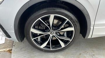 2022 Volkswagen 2.0 TDI R-Line DSG 4Motion Euro 6 5-door (Silver) - Image: 34