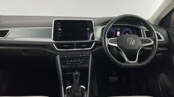 2023 Volkswagen TSI Style DSG Euro 6 5-door (Red) - Image: 8