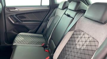 2023 Volkswagen TSI R-Line Edition DSG Euro 6 5-door (Grey) - Image: 34