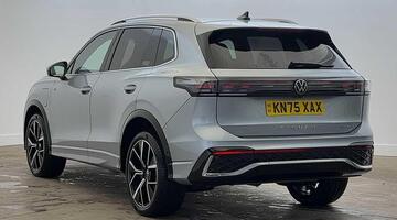 2025 Volkswagen TSI eHybrid 19.7kWh R-Line DSG Euro 6 5-door (Silver) - Image: 3