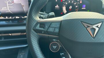 2025 CUPRA 2.0 TSI VZ1 DSG 4-doorive Euro 6 5dr (Grey) - Image: 30