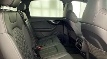 2025 Audi 4.0 TFSI V8 Black Edition Tiptronic quattro Euro 6 5-door (Black) - Image: 31