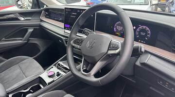 2025 Volkswagen ETSI MHEV Elegance DSG Euro 6 5-door (Grey) - Image: 6