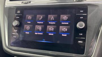 2021 Volkswagen 2.0 TDI Life DSG Euro 6 5-door (Grey) - Image: 18