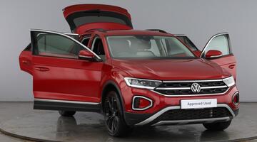 2023 Volkswagen TSI Style DSG Euro 6 5-door (Red) - Image: 9