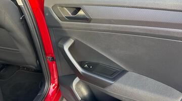 2022 Volkswagen 1.0 TSI Life Euro 6 5-door (Red) - Image: 11