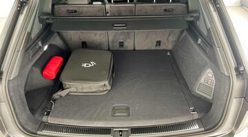 2025 Volkswagen 3.0 V6 TSI eHybrid 14.3kWh R Tiptronic 4Motion Euro 6 5-door (Grey) - Image: 37