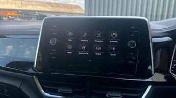 2025 Volkswagen TSI R-Line DSG 2WD Euro 6 2-door (Black) - Image: 7