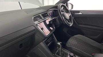 2020 Volkswagen 2.0 TDI R-Line DSG 4Motion Euro 6 5-door (Silver) - Image: 2