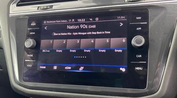 2021 Volkswagen 2.0 TDI Life DSG Euro 6 5-door (Grey) - Image: 17