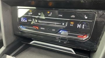 2024 Volkswagen TSI 13kWh R-Line Shooting Brake DSG Euro 6 5-door (Black) - Image: 22