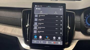 2025 Volvo 2.0 T8 18.8kWh Ultra Dark Auto 4WD Euro 6 5-door (Silver) - Image: 37