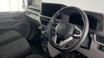 2025 Volkswagen 2.0 TDI T28 Commerce Plus FWD SWB Euro 6 5-door (Grey) - Image: 6