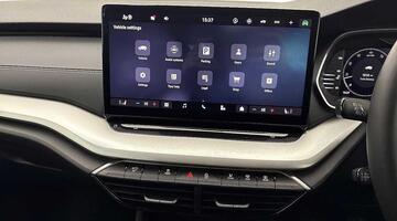 2024 Škoda TSI ACT SE Technology Euro 6 5-door (Black) - Image: 12