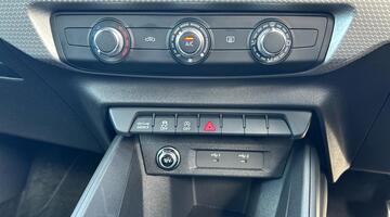 2025 Audi 1.0 TFSI 30 S line Sportback S Tronic Euro 6 5-door (Black) - Image: 33