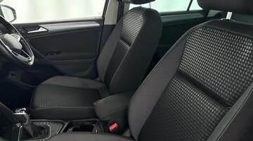 2022 Volkswagen TSI Active DSG Euro 6 5-door (Grey) - Image: 35