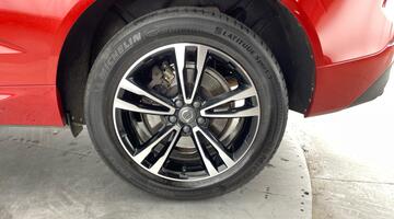 2019 Volvo 2.0 T4 Edition Auto Euro 6 5-door (Red) - Image: 35