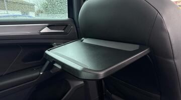 2017 Volkswagen 2.0 TDI BlueMotion Tech R-Line DSG 4Motion Euro 6 5-door (Black) - Image: 11