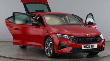 2025 Škoda 2.0 TSI vRS DSG Euro 6 5-door (Red) - Image: 10