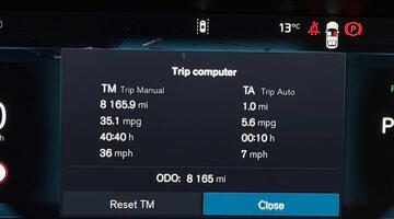 2025 Volvo 2.0 T8 18.8kWh Ultra Dark Auto 4WD Euro 6 5-door (Black) - Image: 12