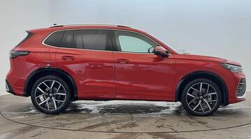 2025 Volkswagen 2.0 TDI R-Line DSG Euro 6 5-door (Red) - Image: 4