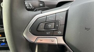 2025 Volkswagen TSI EVO R-Line DSG Euro 6 5-door (Grey) - Image: 24