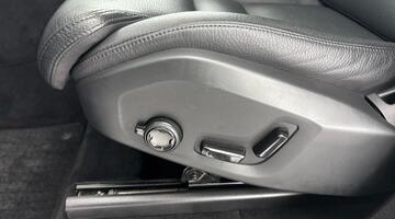 2023 Volvo 2.0 B5 MHEV Plus Auto 4WD Euro 6 5-door (Silver) - Image: 37