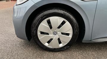 2020 Volkswagen Pro Performance 58kWh Family Auto 5-door (Blue) - Image: 27