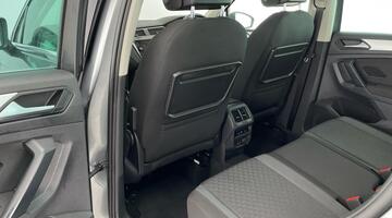 2018 Volkswagen 2.0 TDI SE Navigation DSG Euro 6 5-door (Grey) - Image: 35